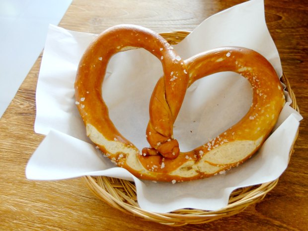 Pretzel Bread Basket Sanur
