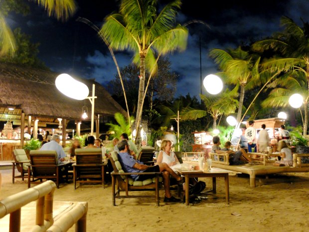 Weekend Beach Market Tandjung Sari