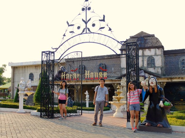 Batu Secret Zoo Horror House